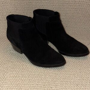 Elegant Black Suede Ankle Booties